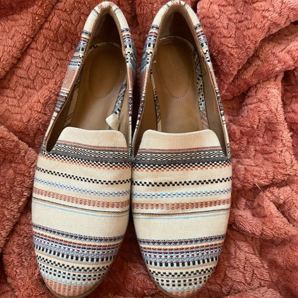 Canvas Universal Threads Loafers